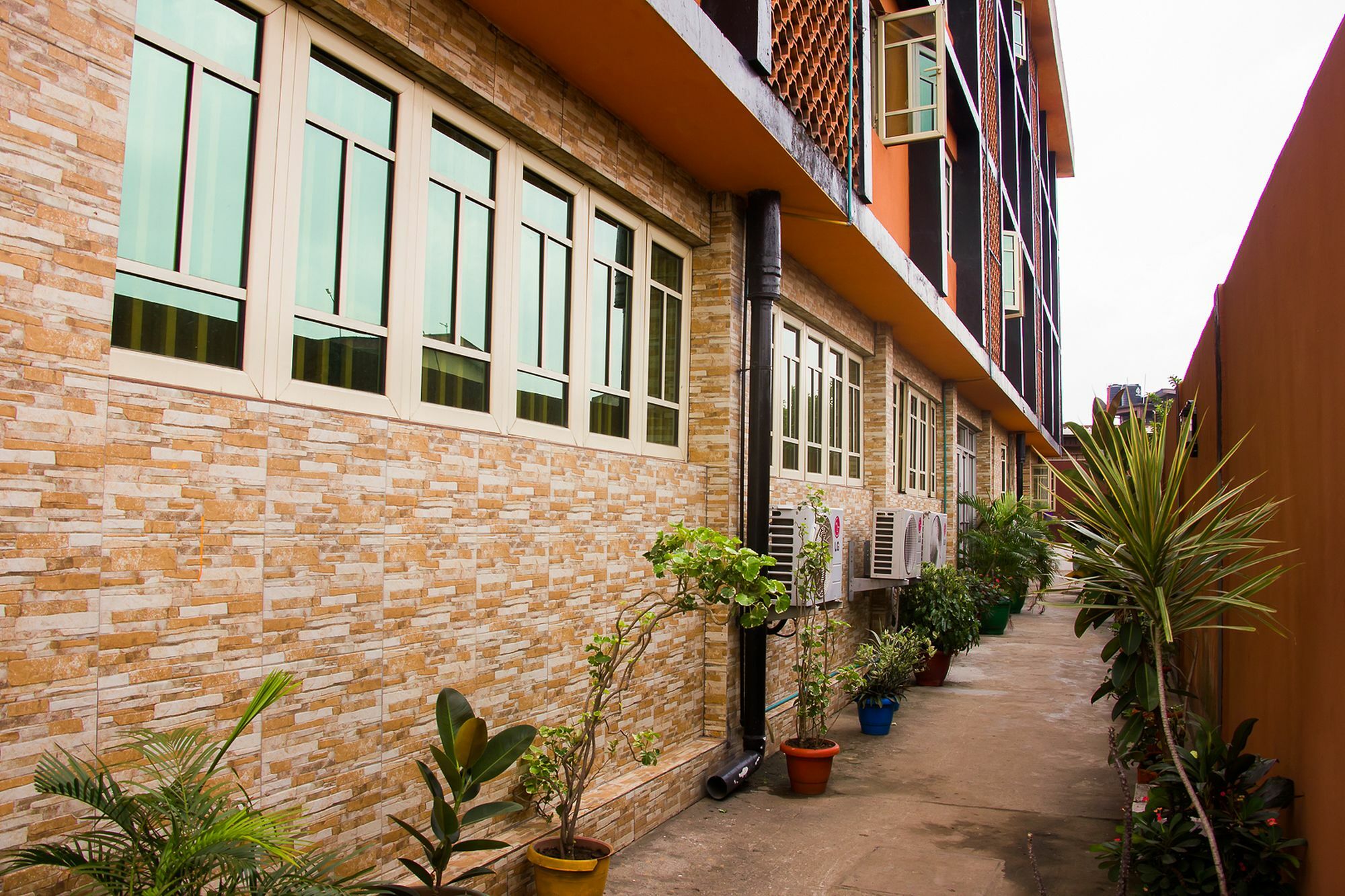 Apollo Hotel Lagos Buitenkant foto